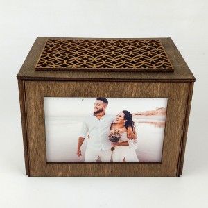 Sevgiliye Özel Fotoğraflı Ahşap Hediye Kutusu Model 1
