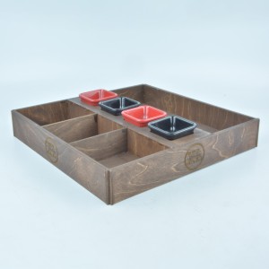 Ahşap Hamburger Sunum Tepsisi – Sosluk Bölmeli Masif Görünümlü Kafe Sunum Standı (36,8x36,8 cm) - 11029